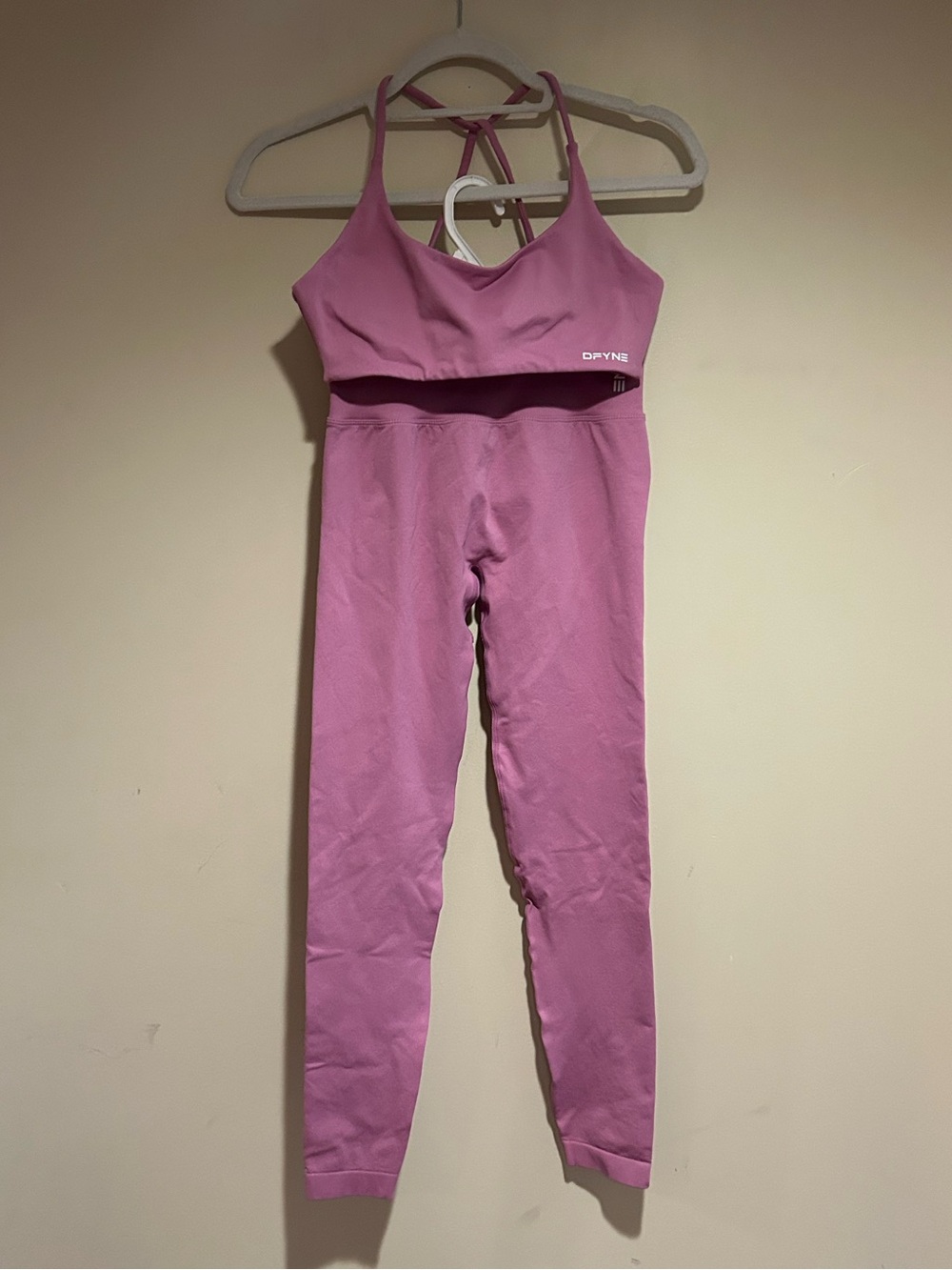 DFYNE Dynamic Twist Back Bra and Leggings Sz Med